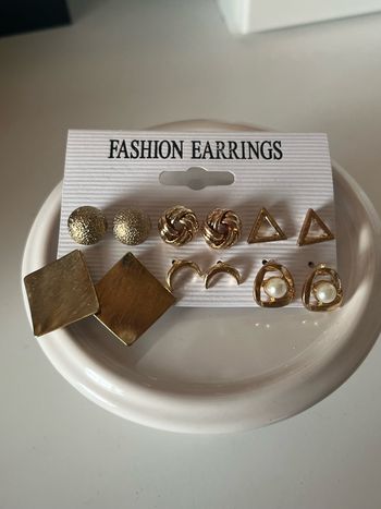 Lot 6 paires de boucles d’oreilles coloris doré fantaisie TBE 🌟