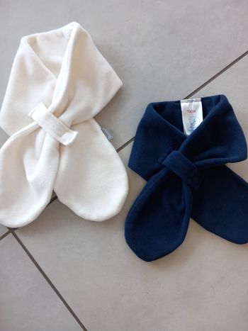 Lot de 2 écharpes bébé bleue et blanche