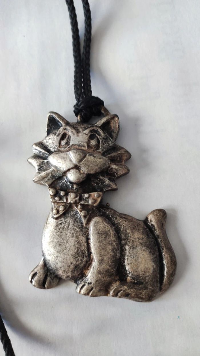 Pendentif chat avec cordon - photo numéro 2