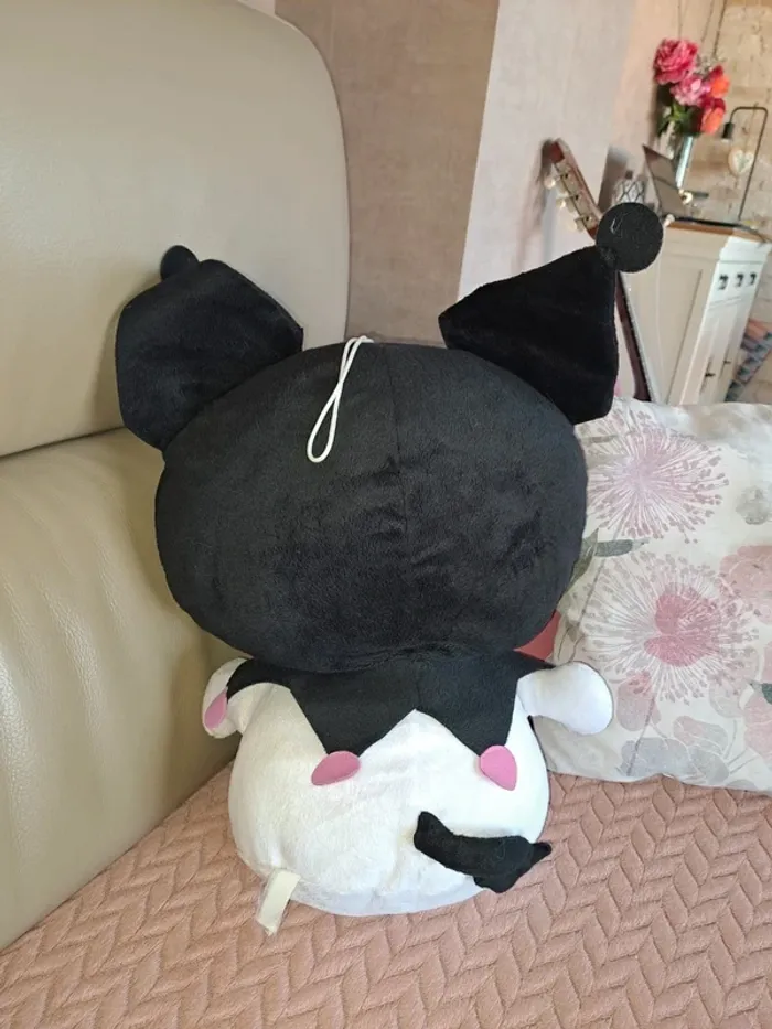 Grande peluche Kuromi Hello Kitty Sanrio comme neuve collection - photo numéro 2