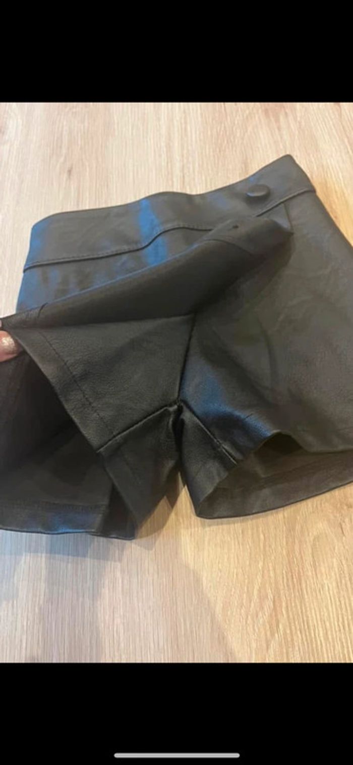 Jupe short simili cuir - photo numéro 4