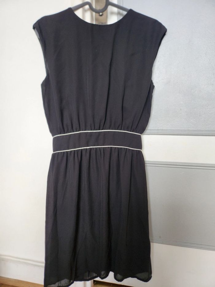 Robe noire décolleté dans le dos Taille 36 - photo numéro 3