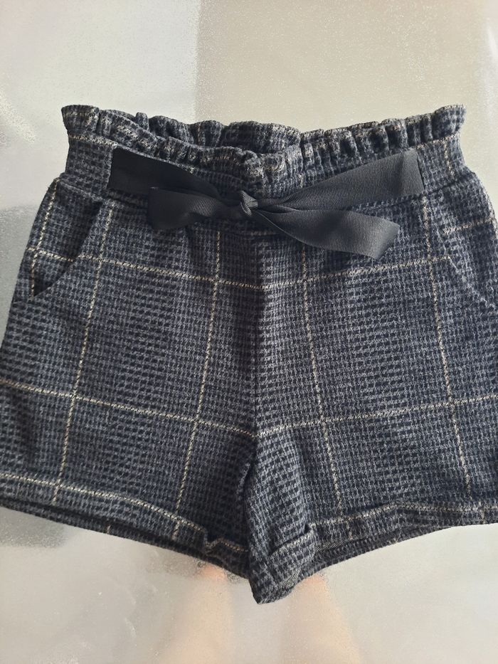 Short fille