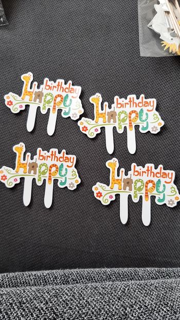 Lot de 4 pancartes joyeux anniversaire