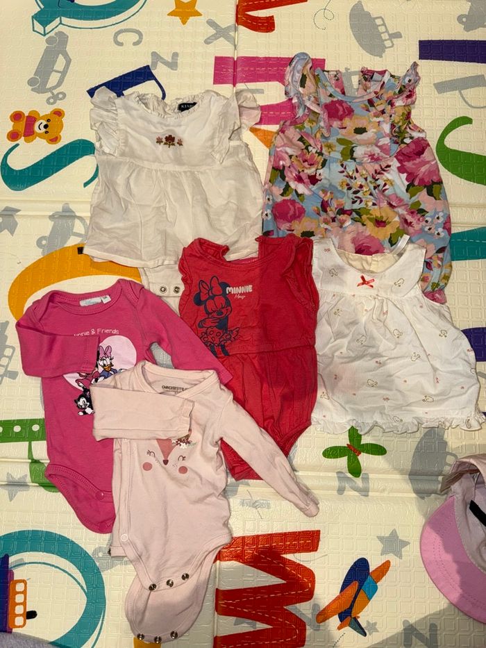 Lot vêtement fille 1 mois - photo numéro 2