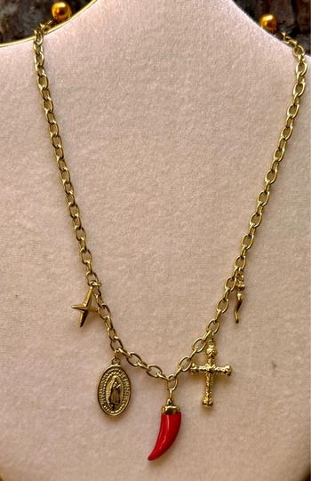 Collier mailles épaisses acier inoxydable or créateur breloques croix trèfle médaille vierge corne