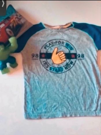 T-shirt manches courtes très bon état garçon taille 6 ans  