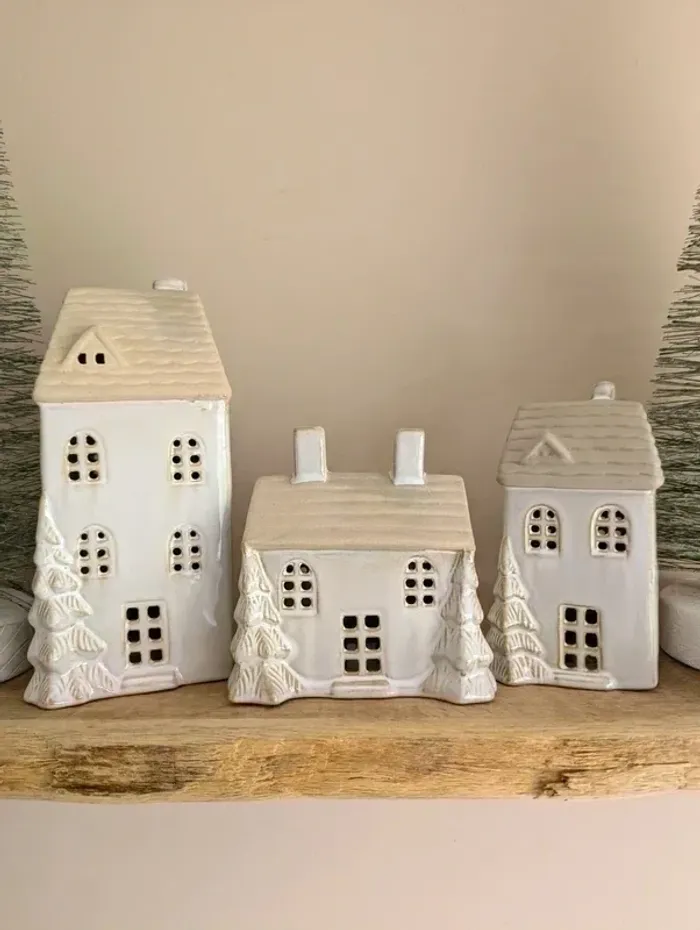 Petite maisonnette lumineuse en céramique, éclairage led – NEUVE - photo numéro 2