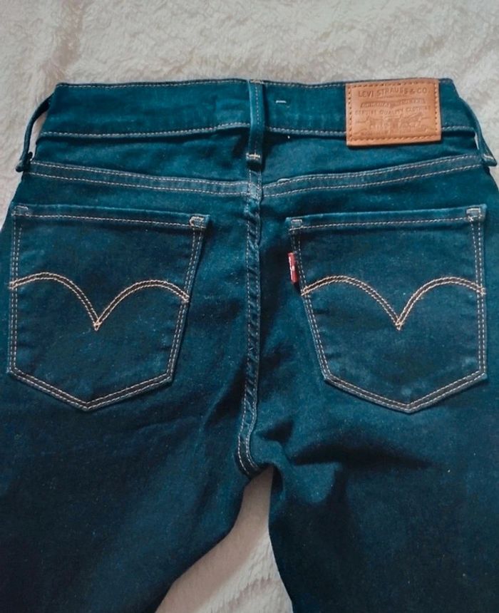 Levi's 710 Super Skinny taille W25 L 30 - photo numéro 7