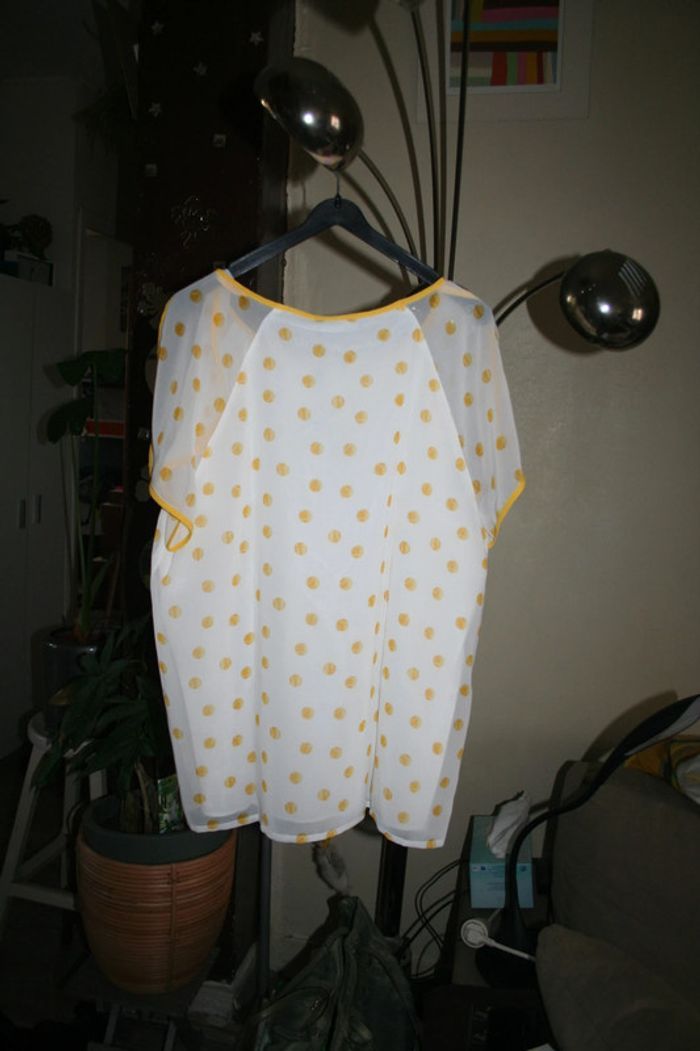 🌸Top Blanc et jaune Modèle Janefon Taille 42 Cop Copine 2023 🌸 - photo numéro 3