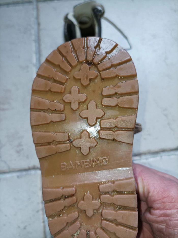 Première chaussures bébés - photo numéro 2