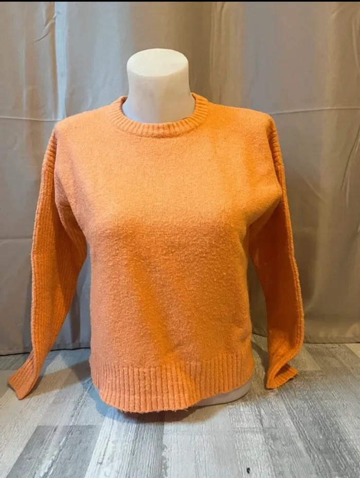 Pull orange Bershka taille XS