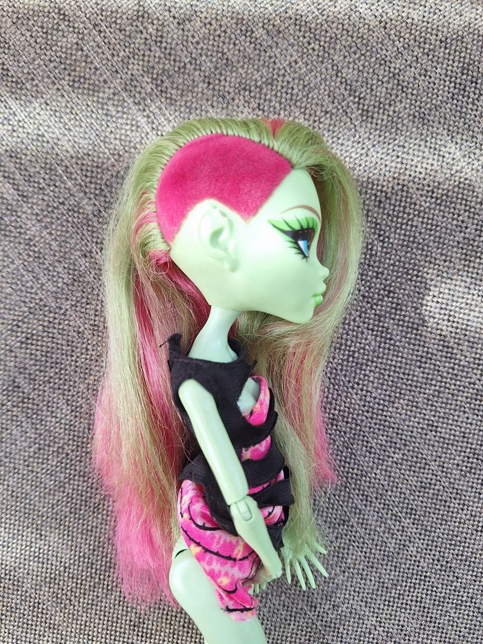 Poupée monster high venus mcflytrap - photo numéro 3