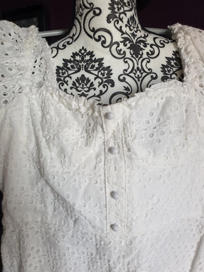 Robe courte Broderie Anglaise - photo numéro 4