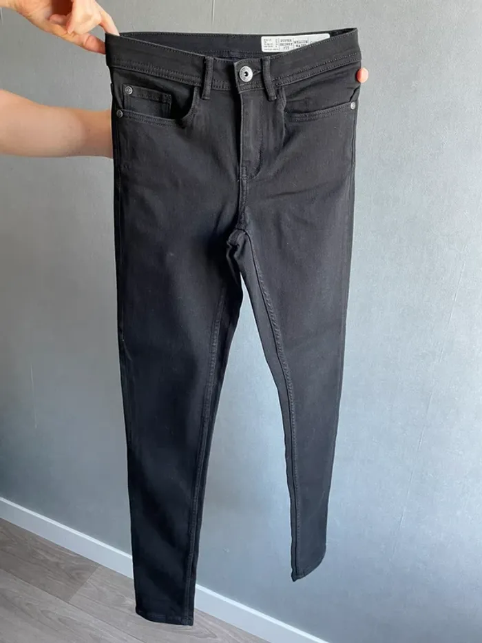 Jean super skinny noir taille 36 neuf - photo numéro 1
