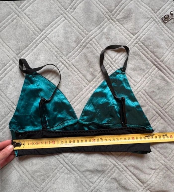Ensemble brassière et short bleu et noir - taille M - très bon état - photo numéro 5