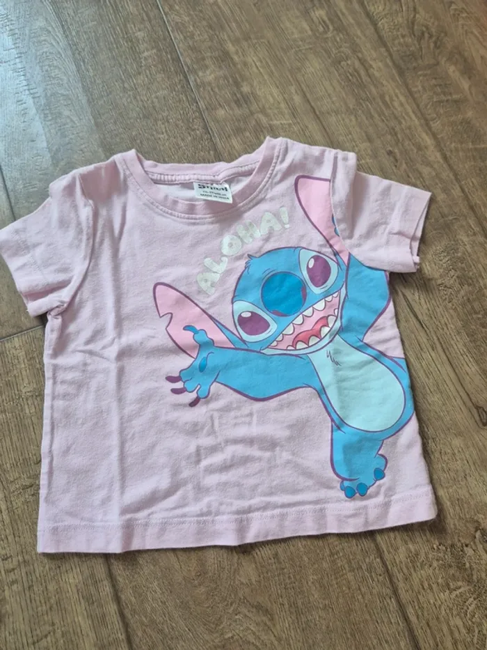 Tshirt stitch taille 18/24 mois primark disney
En tres bon état porté quelques fois