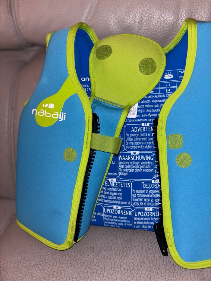 Gilet de natation comme neuf - photo numéro 2