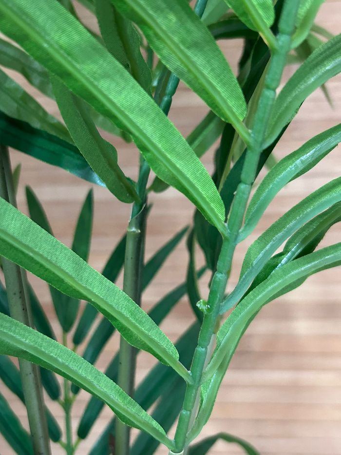 Palmier Areca 120cm en pot. Plante vertes artificielle avec tronc plutôt réaliste - photo numéro 8
