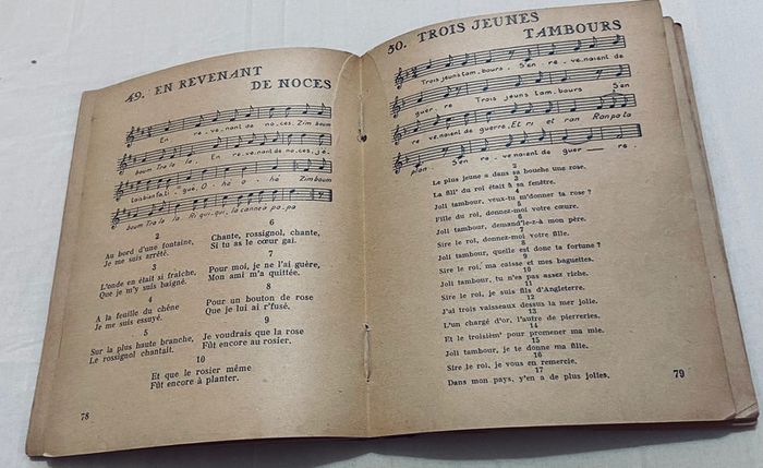 Petit livre de chansons - photo numéro 6