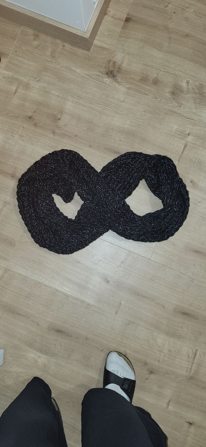 Écharpe, tour de cou noir - photo numéro 2