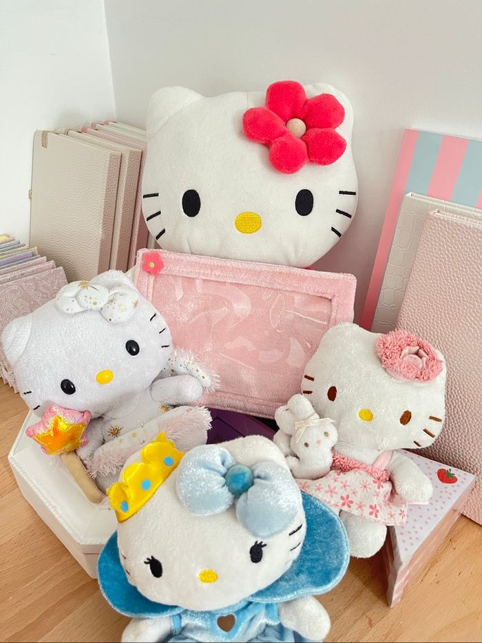 Lot  5 peluches hello Kitty - photo numéro 2