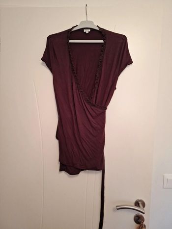 Tee shirt cache coeur marron