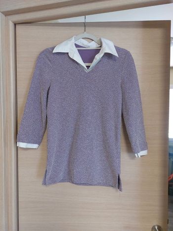 Haut mauve avec col blanc vintage