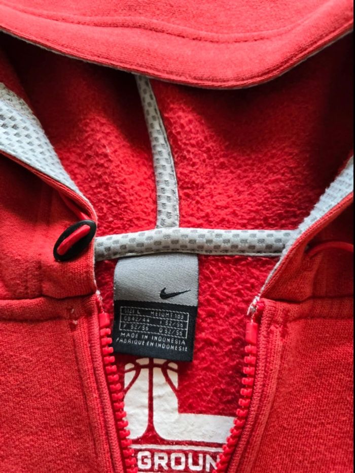 🌟 Hoodies rouge Nike - Taille L 🌟 - photo numéro 4