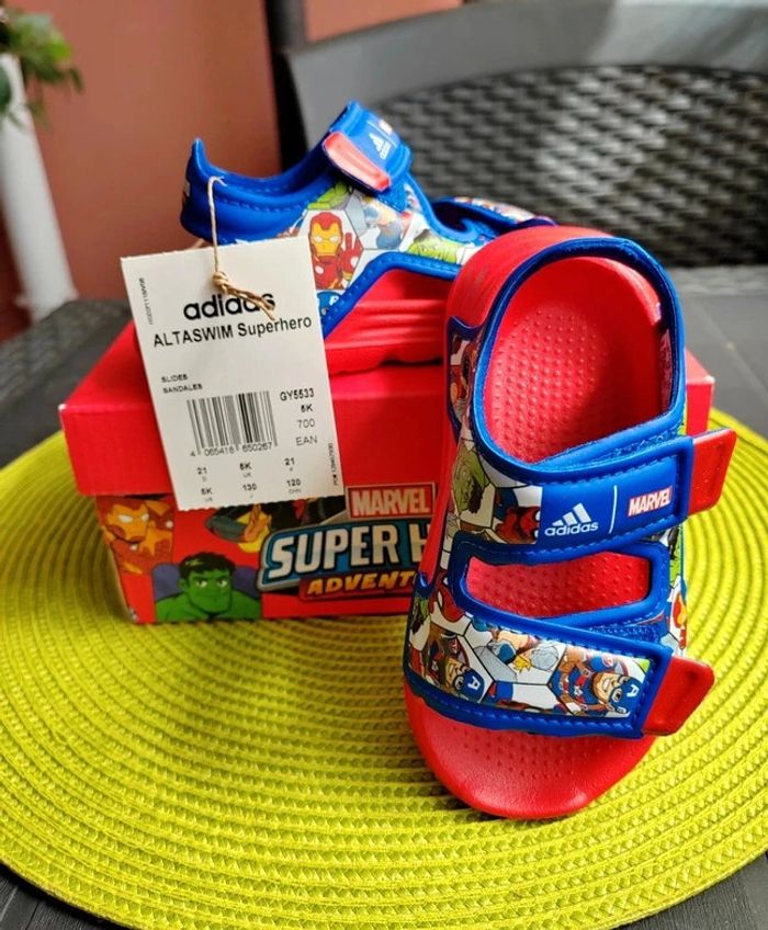 Sandale Rouge Marvel - Adidas, Avengers - Taille 21 - photo numéro 2