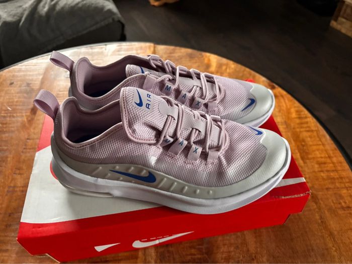 Baskets Air Max. P.38,5 Neuves - photo numéro 3