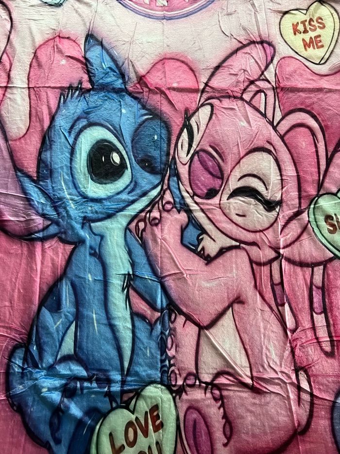 Très joli plaide de Stitch et Angèle, 150 ×200 neuve - photo numéro 2