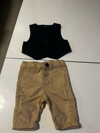 Gilet sans manche et pantalon beige