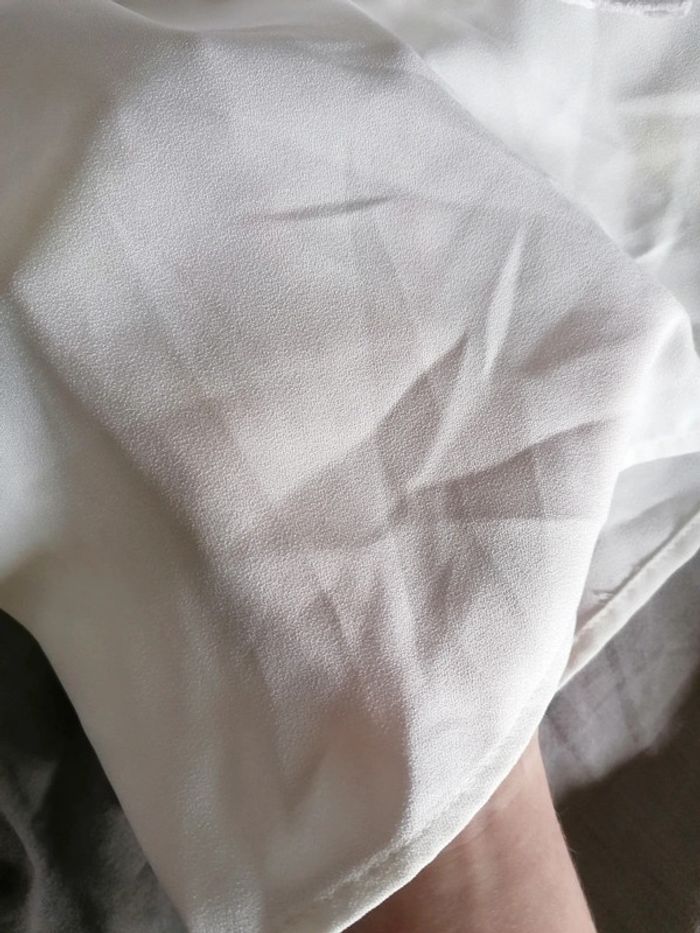T-shirt blanc fin avec dentelle - photo numéro 2