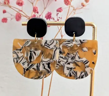 Boucles d'oreilles pendantes demi lune ecaille de tortue