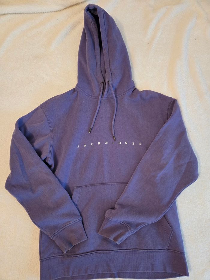 Pull a capuche - photo numéro 2