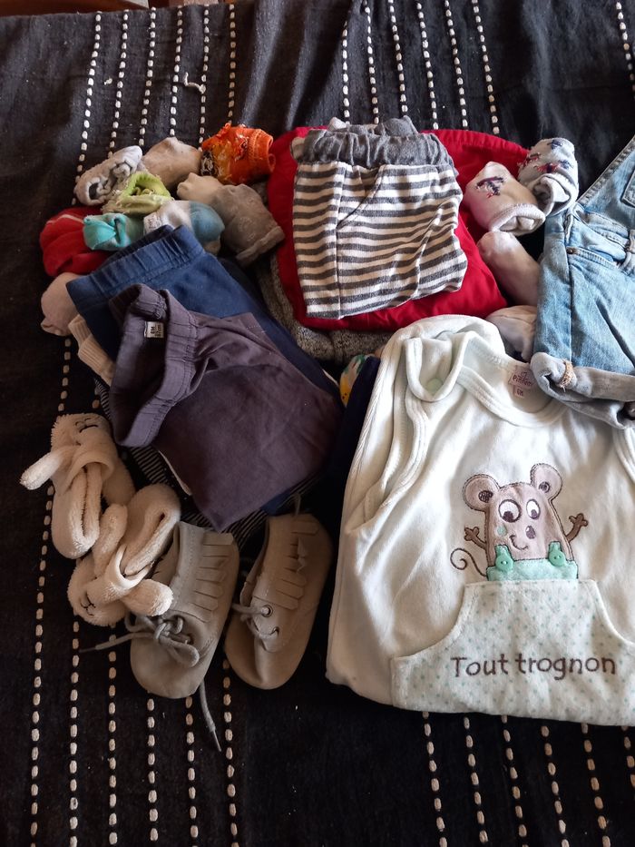 Lot vêtements 6 mois - photo numéro 3