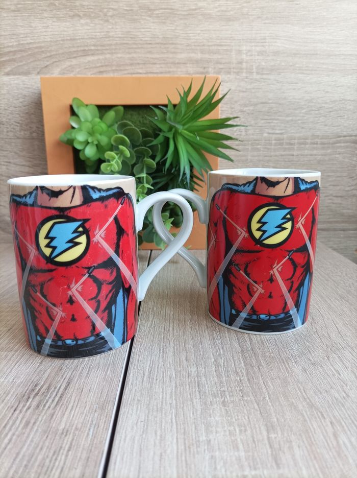 Lot 2 tasses super héros red studio - photo numéro 2