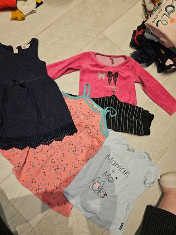 Lot de 4 pièces dont 1 pyjamas et 2 robes été filles 2 ans