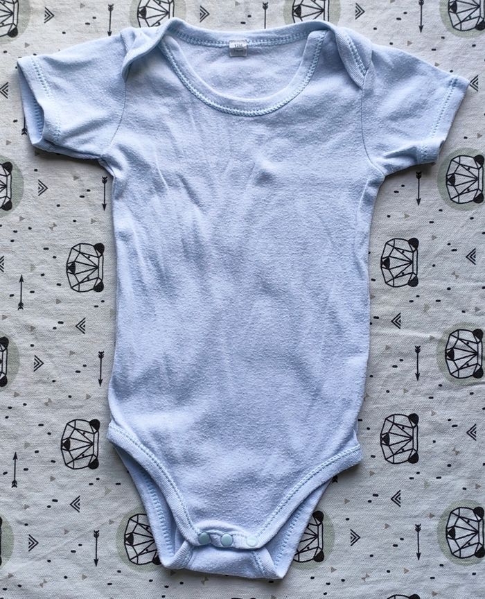 Lot de bodies MC mixte taille 12 mois - photo numéro 5