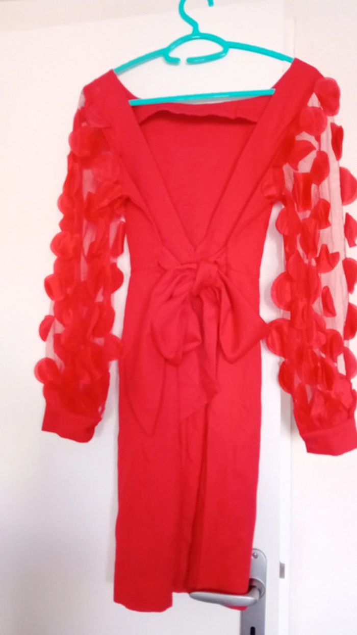 Robe rouge dos nu en S - photo numéro 2