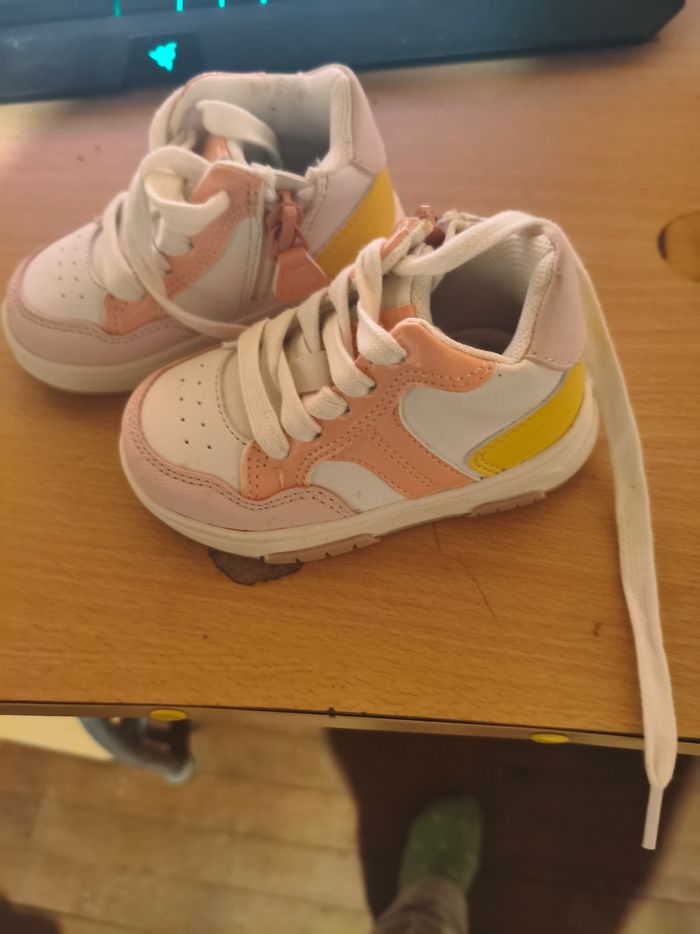 Chaussure bébé fille 20