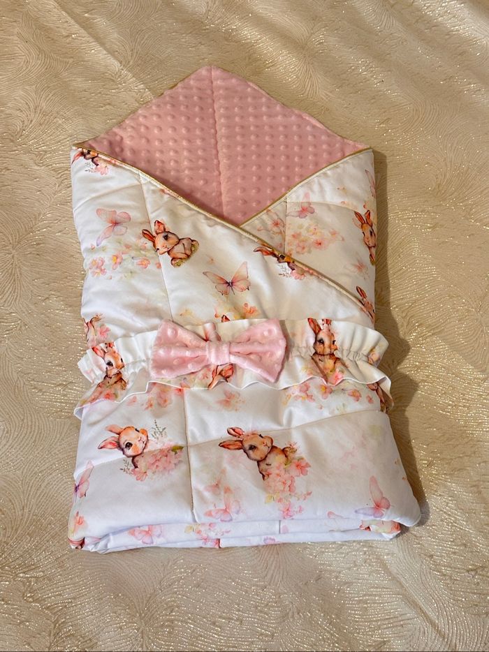 Couverture emmaillotage lapin bébé rose