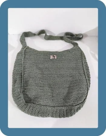 Sac porté épaule vert Disney Store, très bon état, 36x30cm