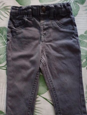 Pantalon gris foncé 