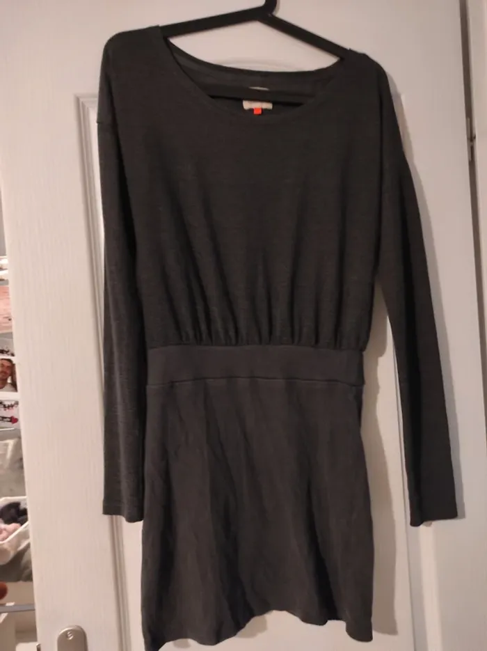 Robe Only grise
