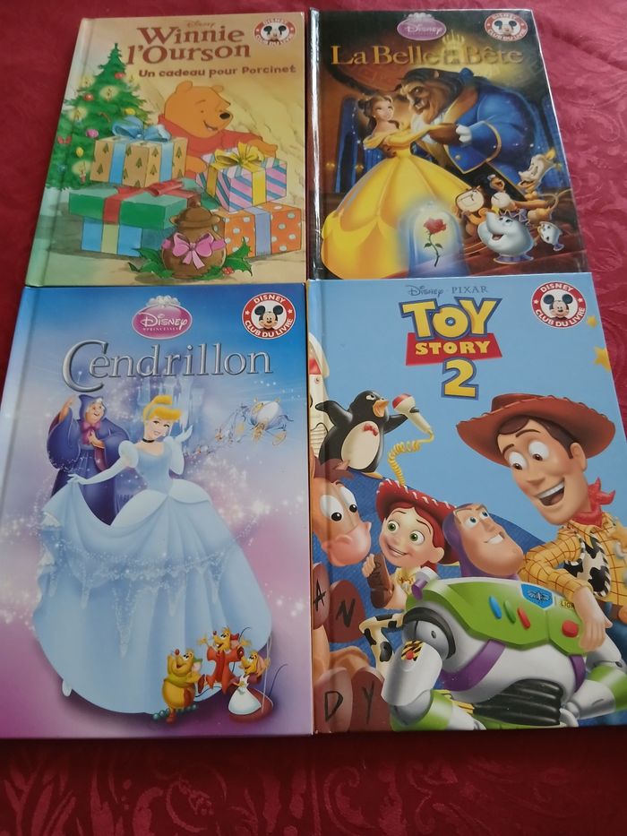 Lot de 4 livres Disney