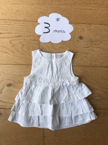 Robe blanche à volant 3 mois Gemo