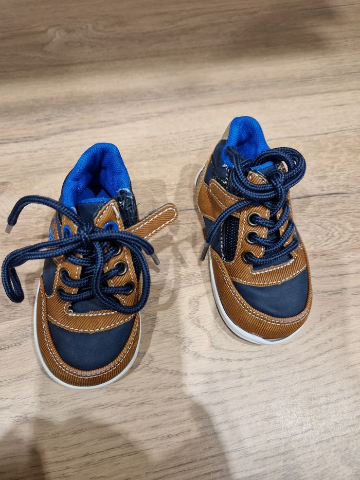 Chaussures 19 - photo numéro 2