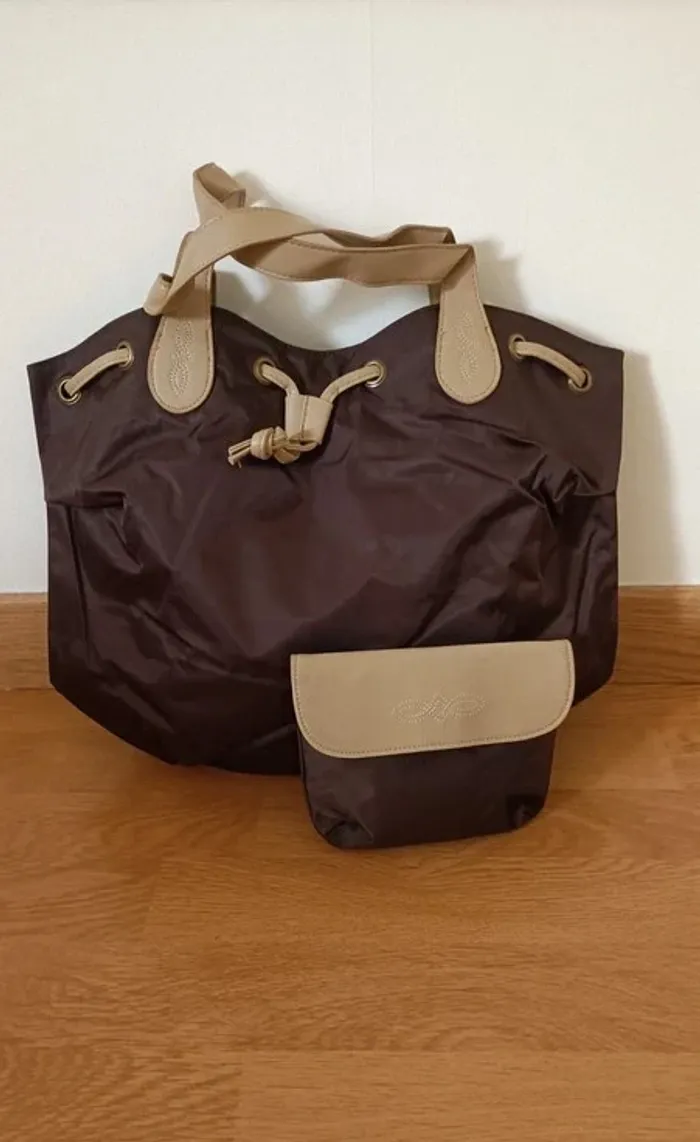 Sac à main + pochette - Neuf